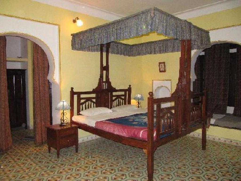 Bassi Fort Palace Chittorgarh Buitenkant foto