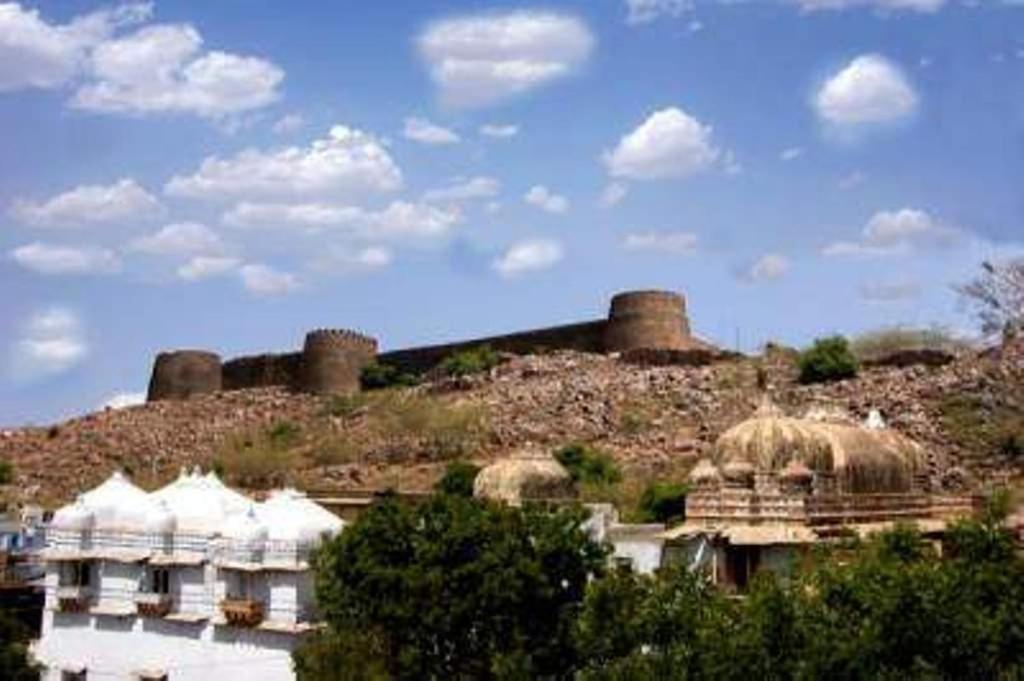 Bassi Fort Palace Chittorgarh Buitenkant foto